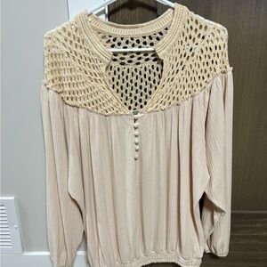 Gimmicks by BKE Cream Crochet Blouse